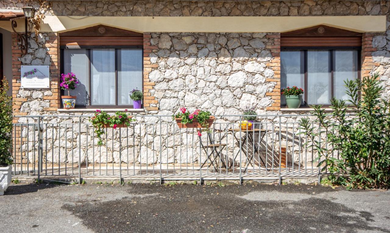 Апартаменти Casa Leonida Таорміна Екстер'єр фото